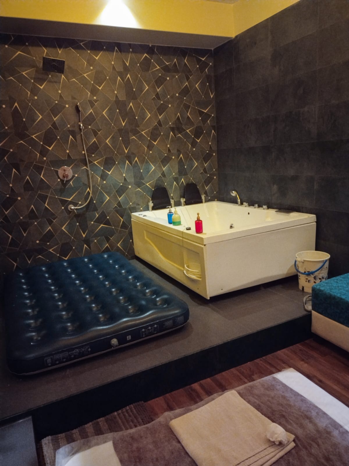 Professional Spa Massage Kasarvadavali Professional Spa Massage